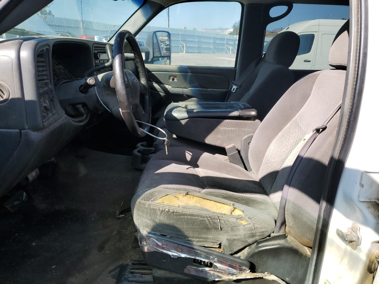 2006 Chevrolet Silverado C2500 Heavy Duty VIN: 1GCHC23UX6F127977 Lot: 80822395