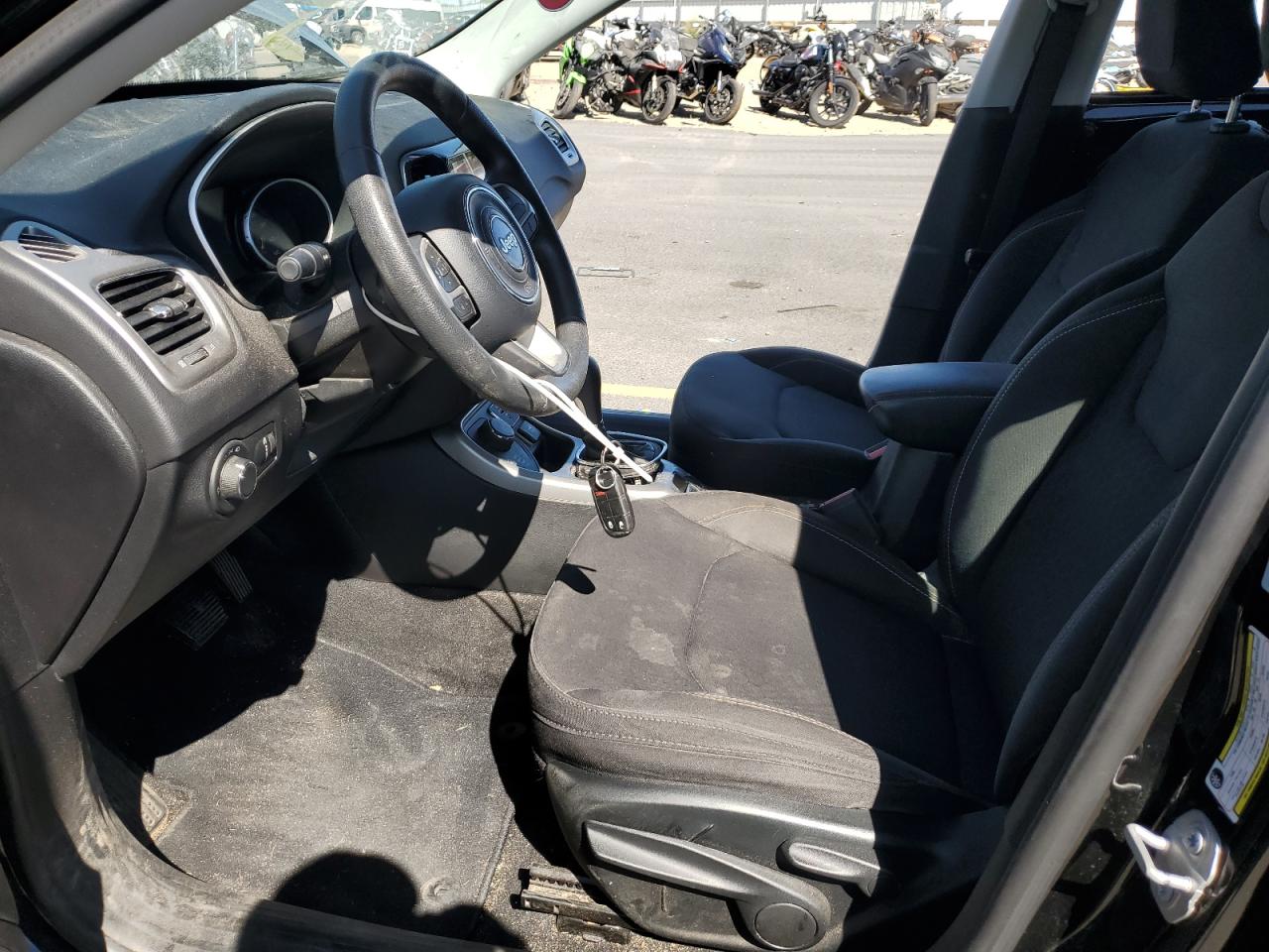 2018 Jeep Compass Sport VIN: 3C4NJDAB4JT399624 Lot: 80797875