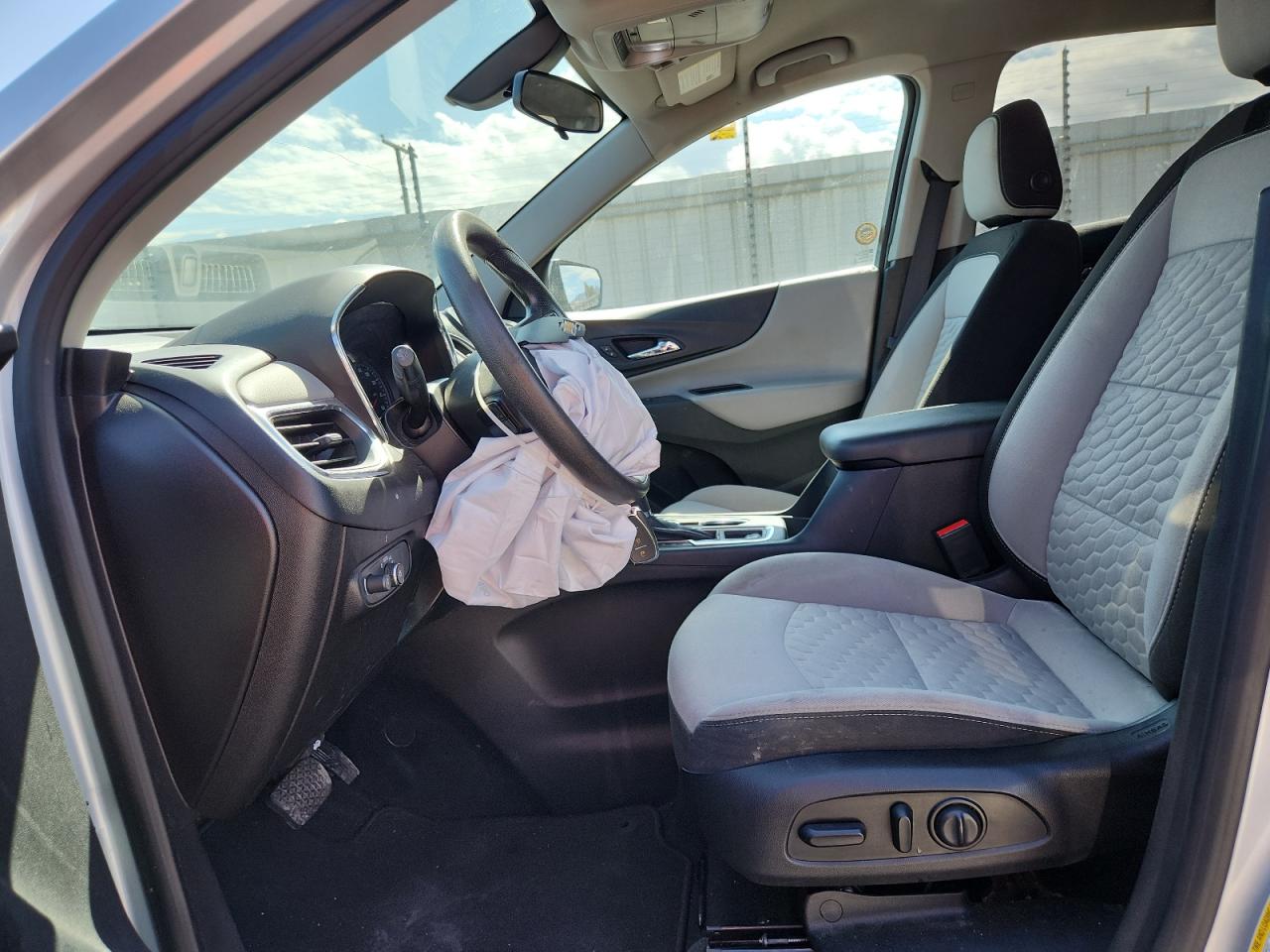 2019 Chevrolet Equinox Lt VIN: 2GNAXKEV0K6162566 Lot: 81476715