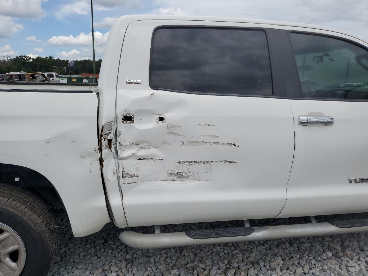 2017 Toyota Tundra Crewmax Sr5 VIN: 5TFEM5F13HX120918 Lot: 71657215