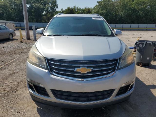  CHEVROLET TRAVERSE 2017 Серебристый