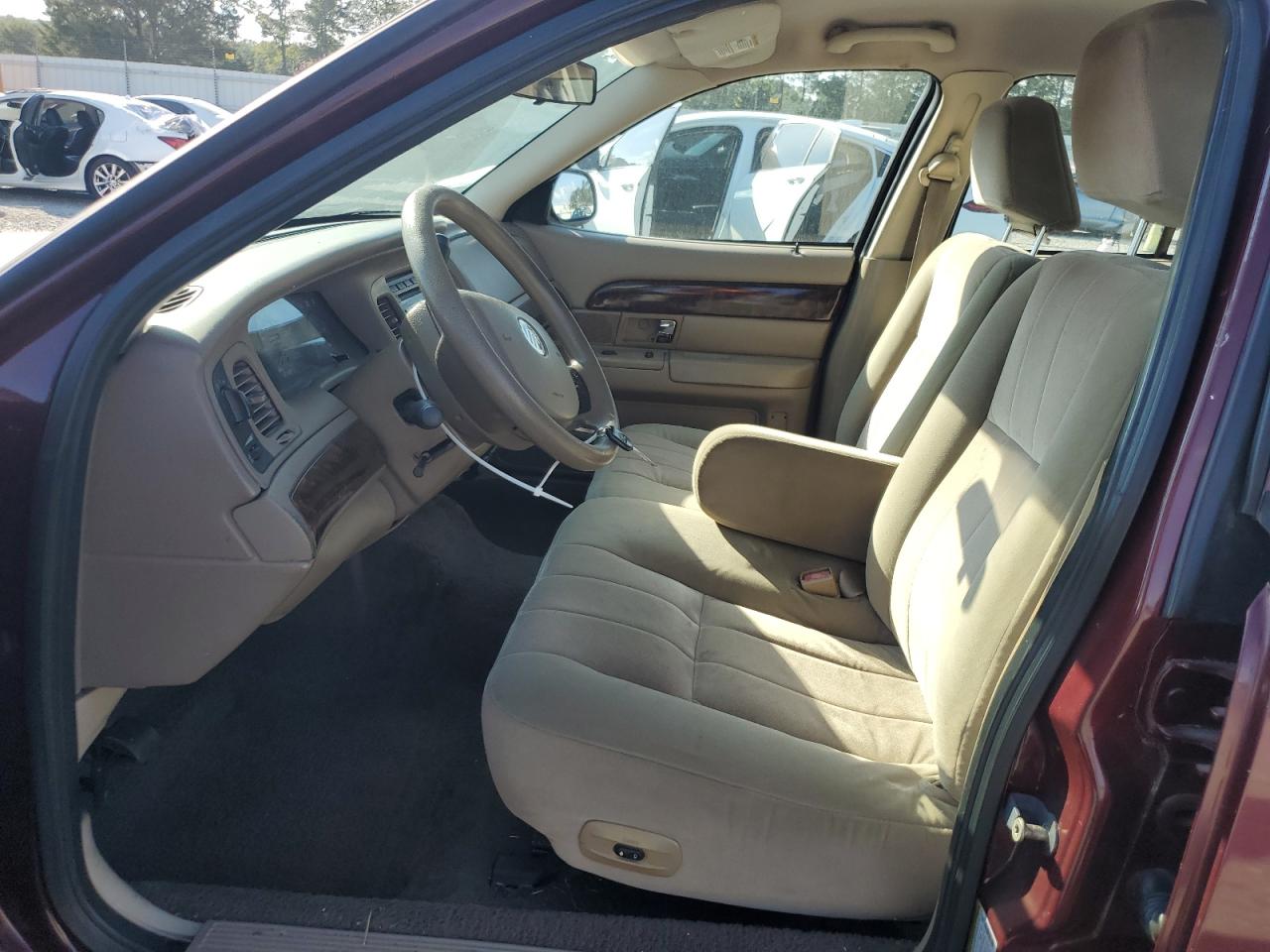 2005 Mercury Grand Marquis Gs VIN: 2MEFM74W75X652692 Lot: 81661215