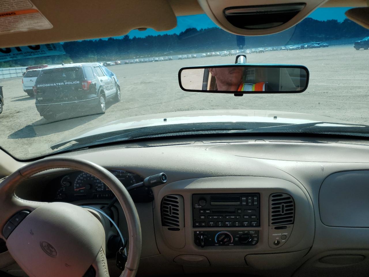 2002 Ford F150 VIN: 1FTRF18W62NA19338 Lot: 81080905