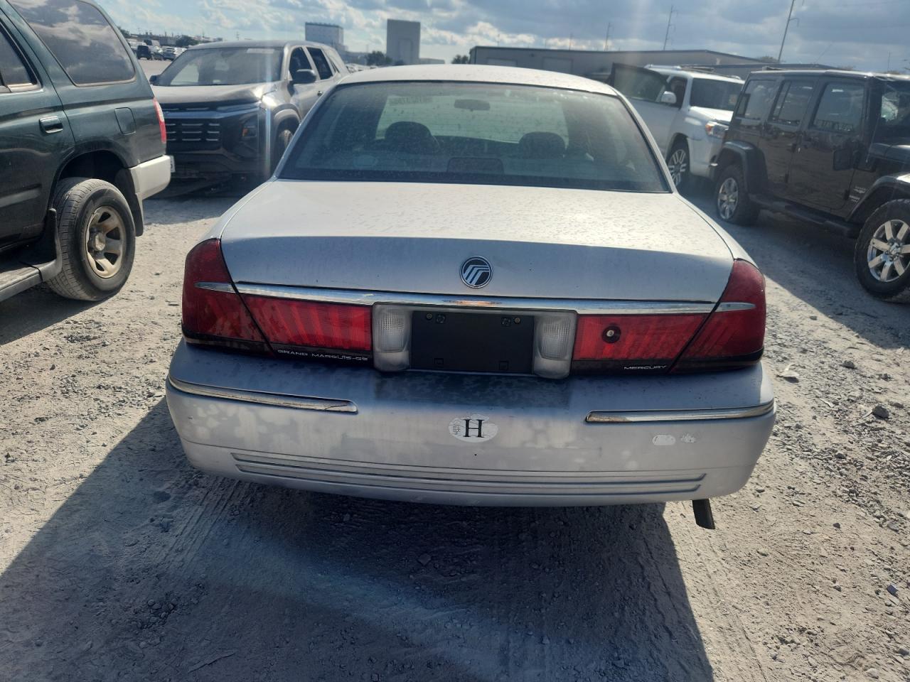 2001 Mercury Grand Marquis Gs VIN: 2MEFM74W21X615303 Lot: 81623755