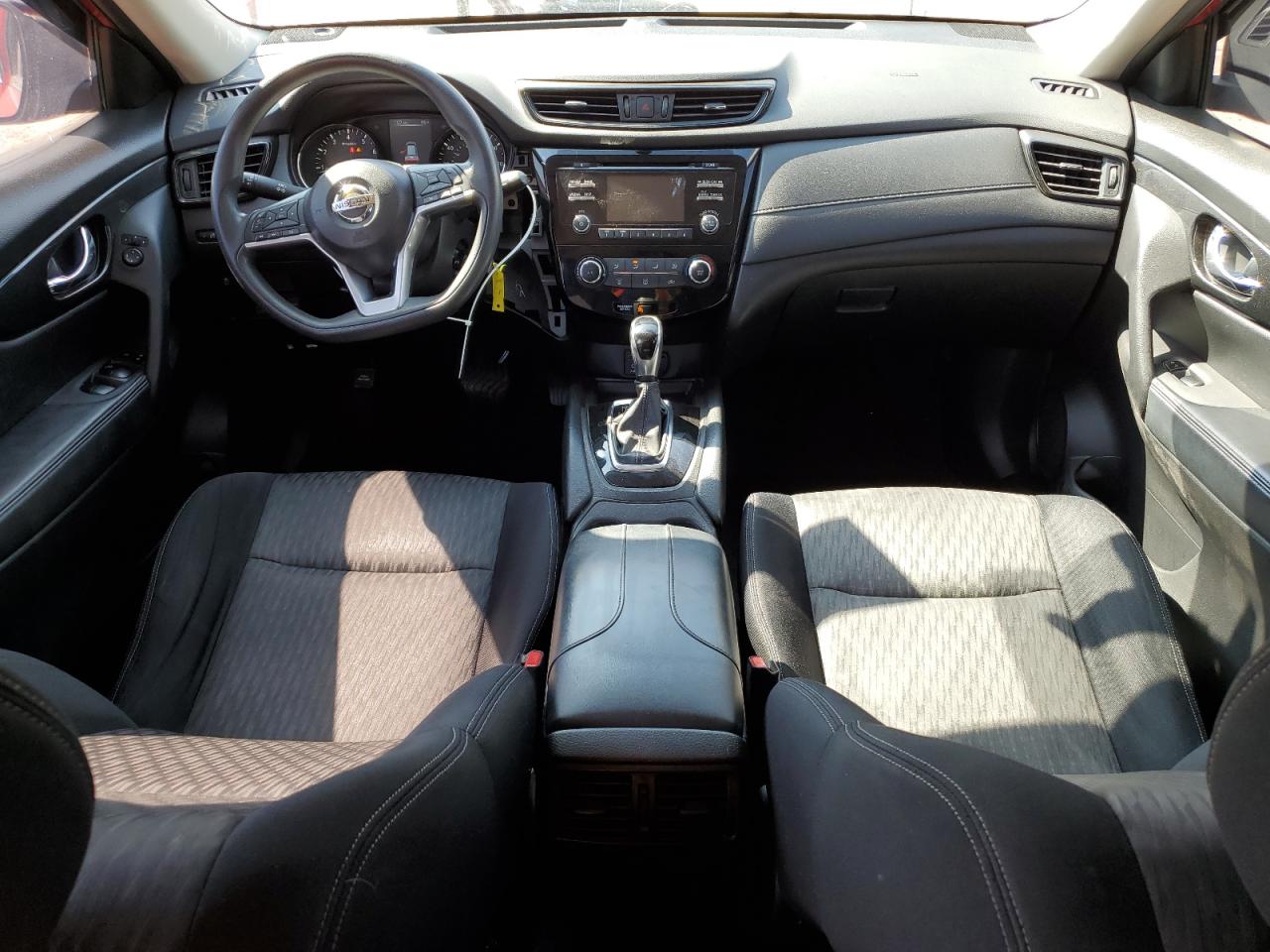 2017 Nissan Rogue S VIN: JN8AT2MV7HW007392 Lot: 80833215