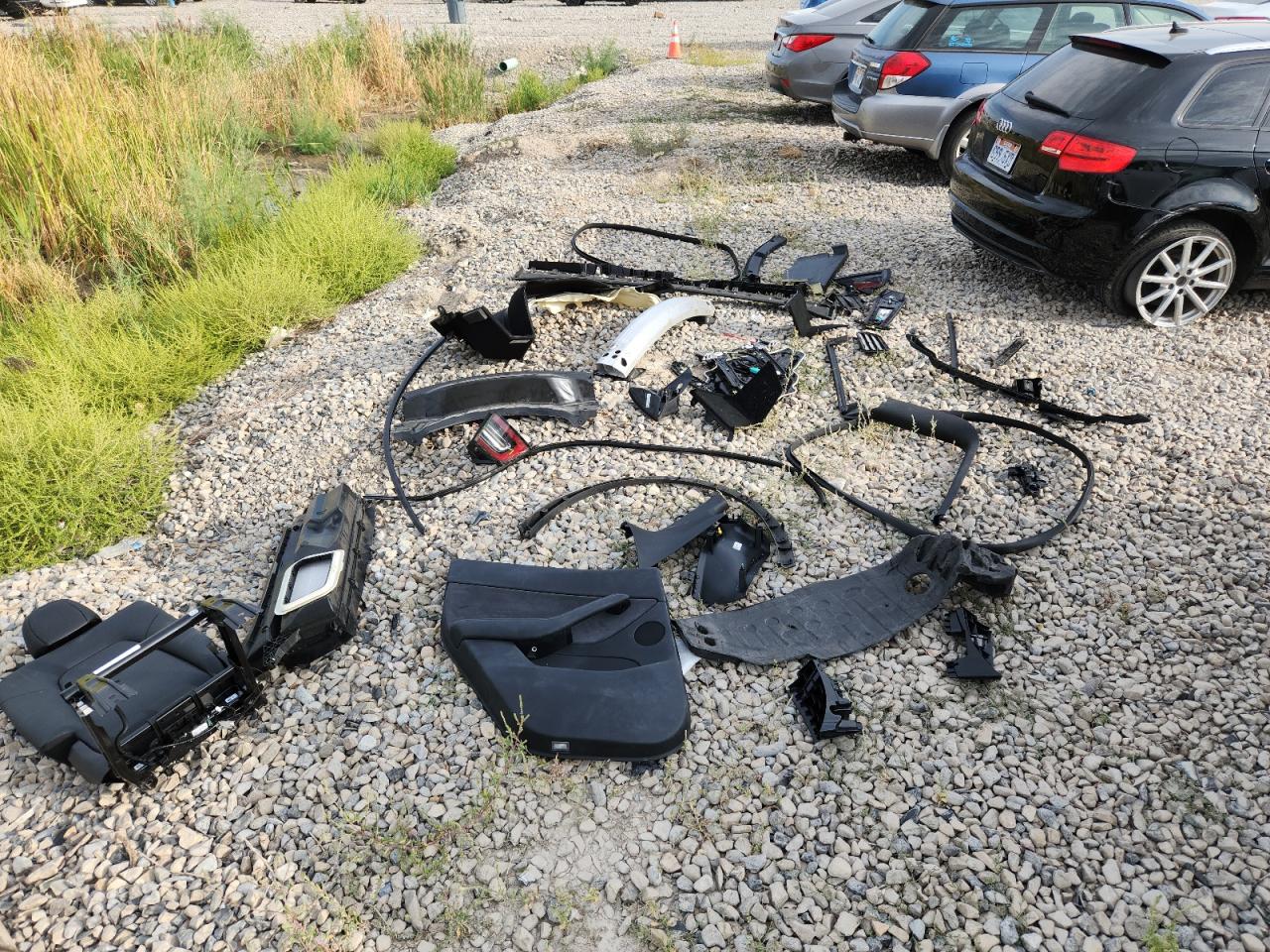 2022 Tesla Model Y VIN: 7SAYGDEE1NF493595 Lot: 71265095