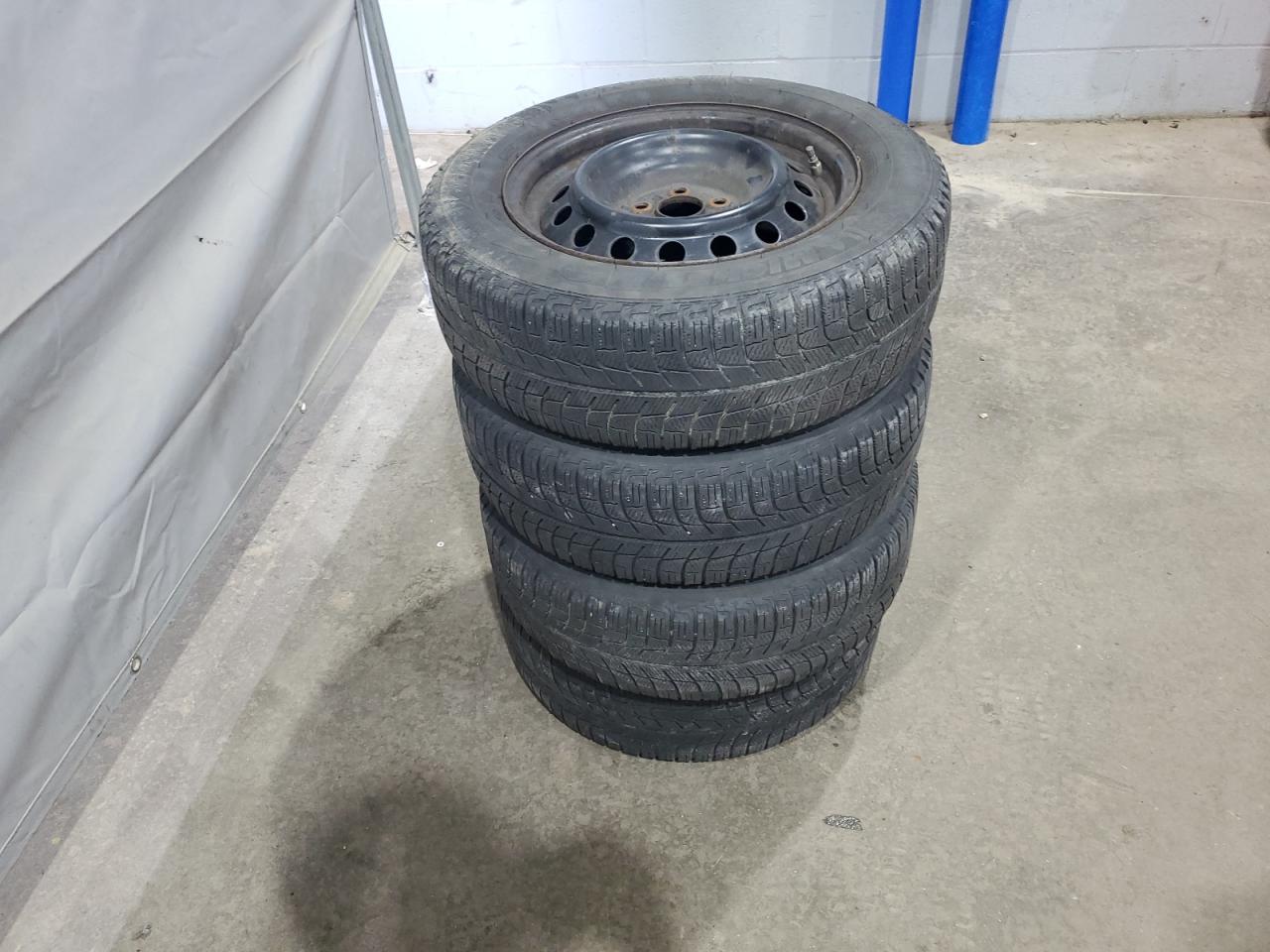 2010 Toyota Corolla Base VIN: 2T1BU4EE7AC462801 Lot: 71975865