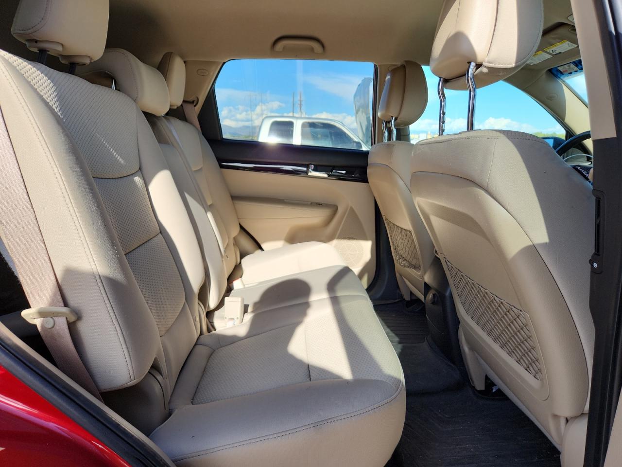 2011 Kia Sorento Base VIN: 5XYKTDA14BG054008 Lot: 84706995