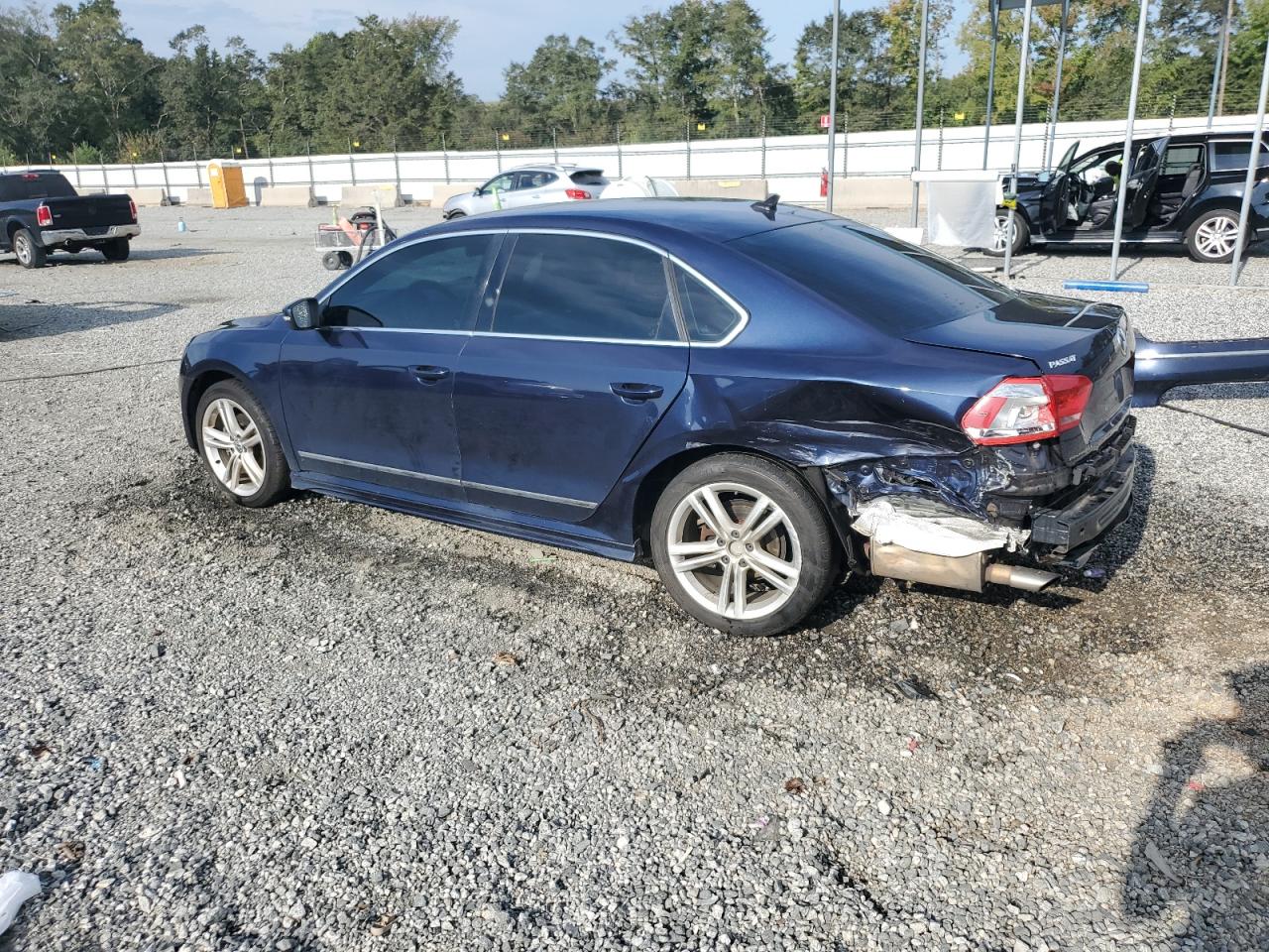 2015 Volkswagen Passat Sel blue null gas 1VWCM7A32FC005076 photo #3