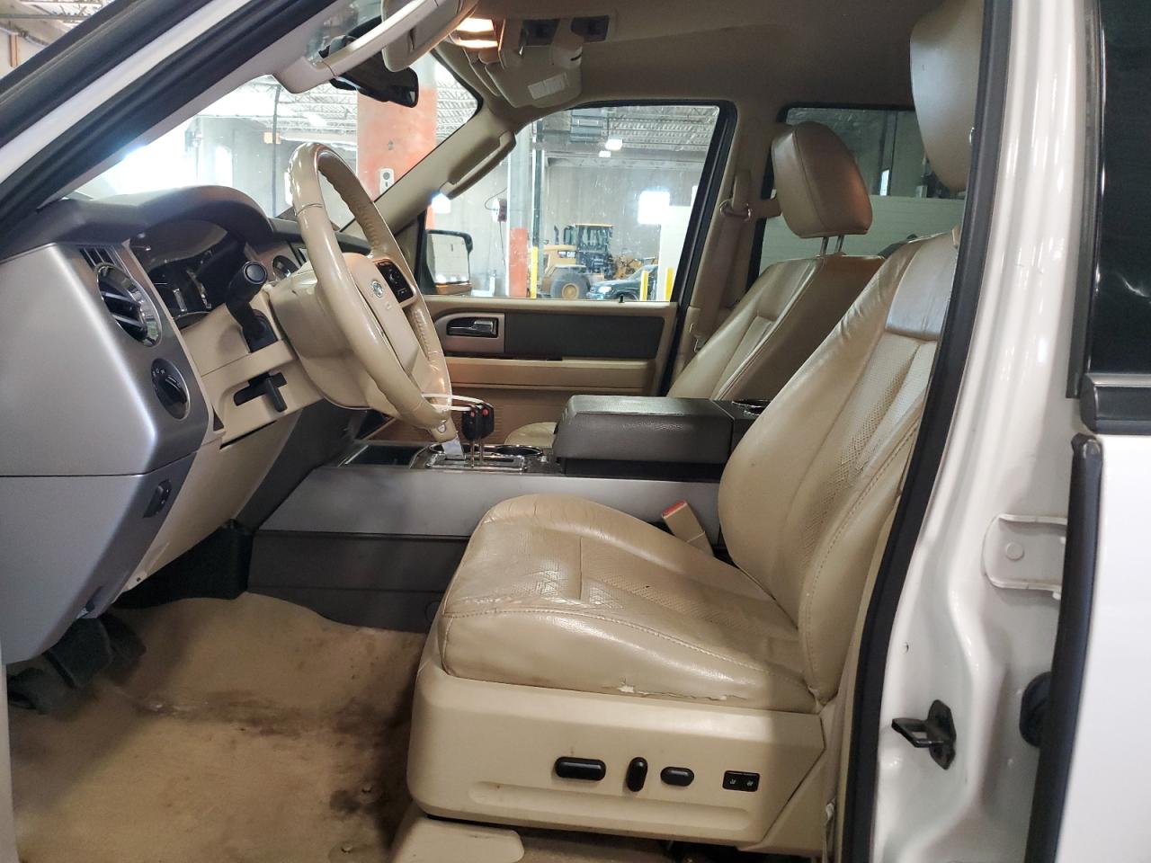 2011 Ford Expedition Xlt VIN: 1FMJU1J51BEF46574 Lot: 81938495