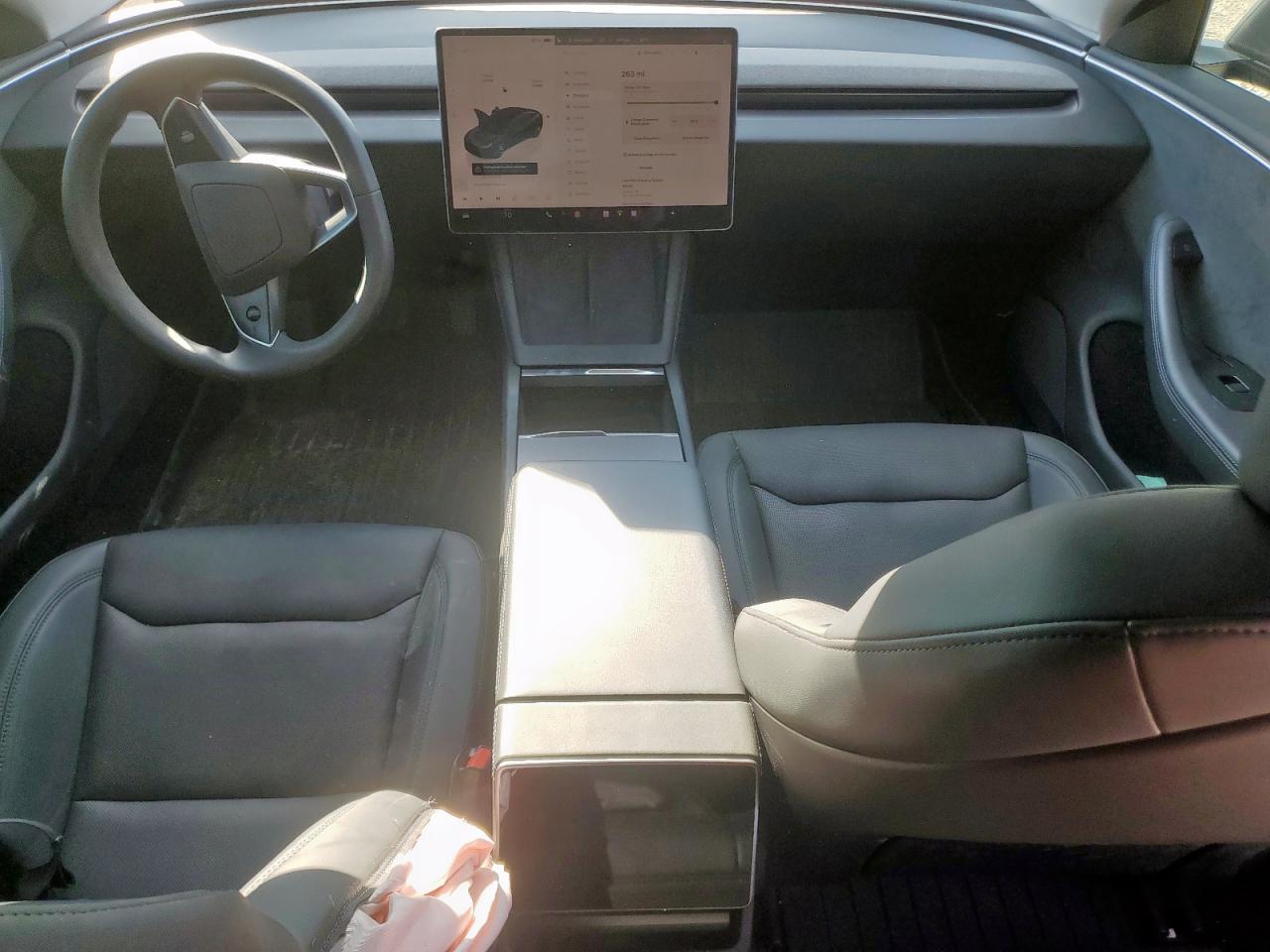 2024 Tesla Model 3 VIN: 5YJ3E1EB8RF733832 Lot: 84284095