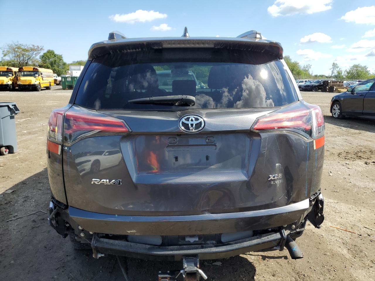 2017 Toyota Rav4 Xle VIN: 2T3RFREV5HW680354 Lot: 80824395