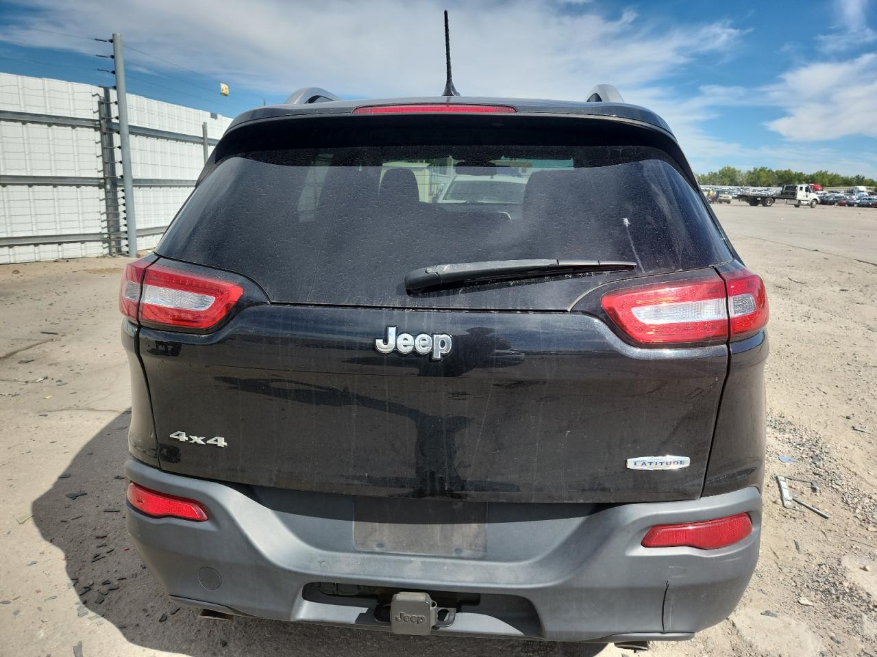 2014 Jeep Cherokee Latitude VIN: 1C4PJMCS3EW247940 Lot: 81835925