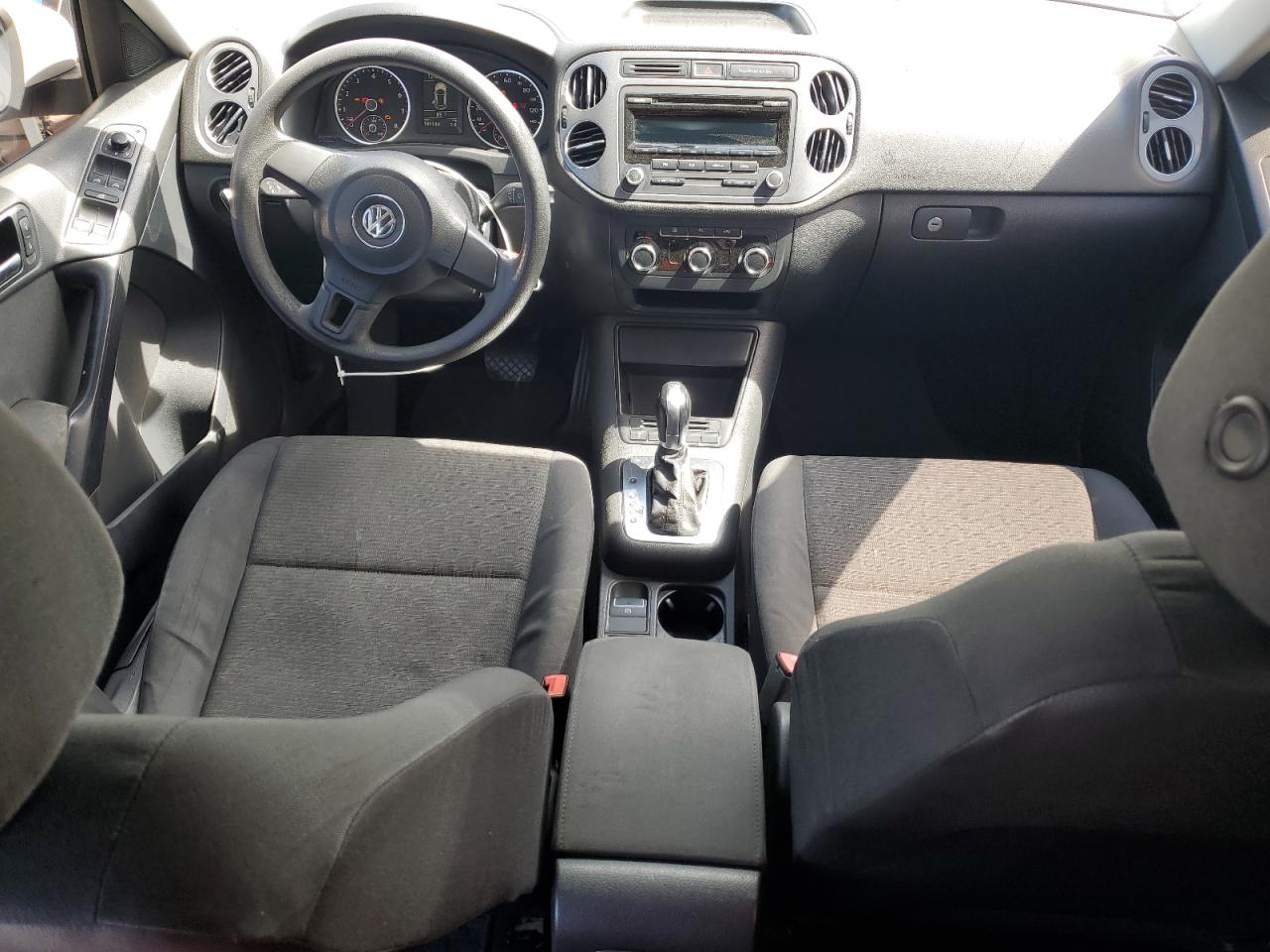 2012 Volkswagen Tiguan S VIN: WVGAV7AX8CW607156 Lot: 82101235