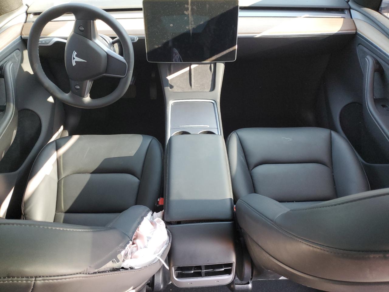 2024 Tesla Model Y VIN: 7SAYGDEE8RA242026 Lot: 81658095