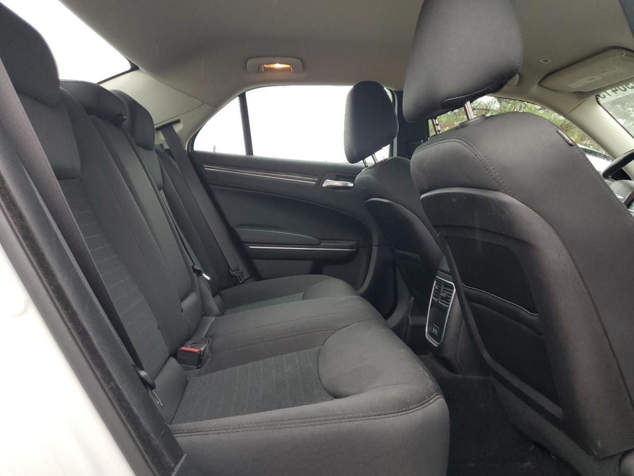 2019 Chrysler 300 Touring VIN: 2C3CCAAG2KH614184 Lot: 83998415