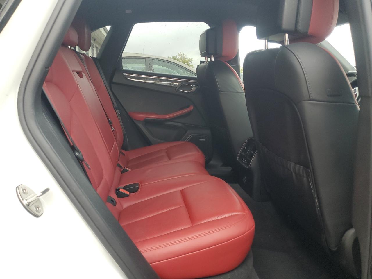 2017 Porsche Macan Gts VIN: WP1AG2A55HLB55173 Lot: 71413505