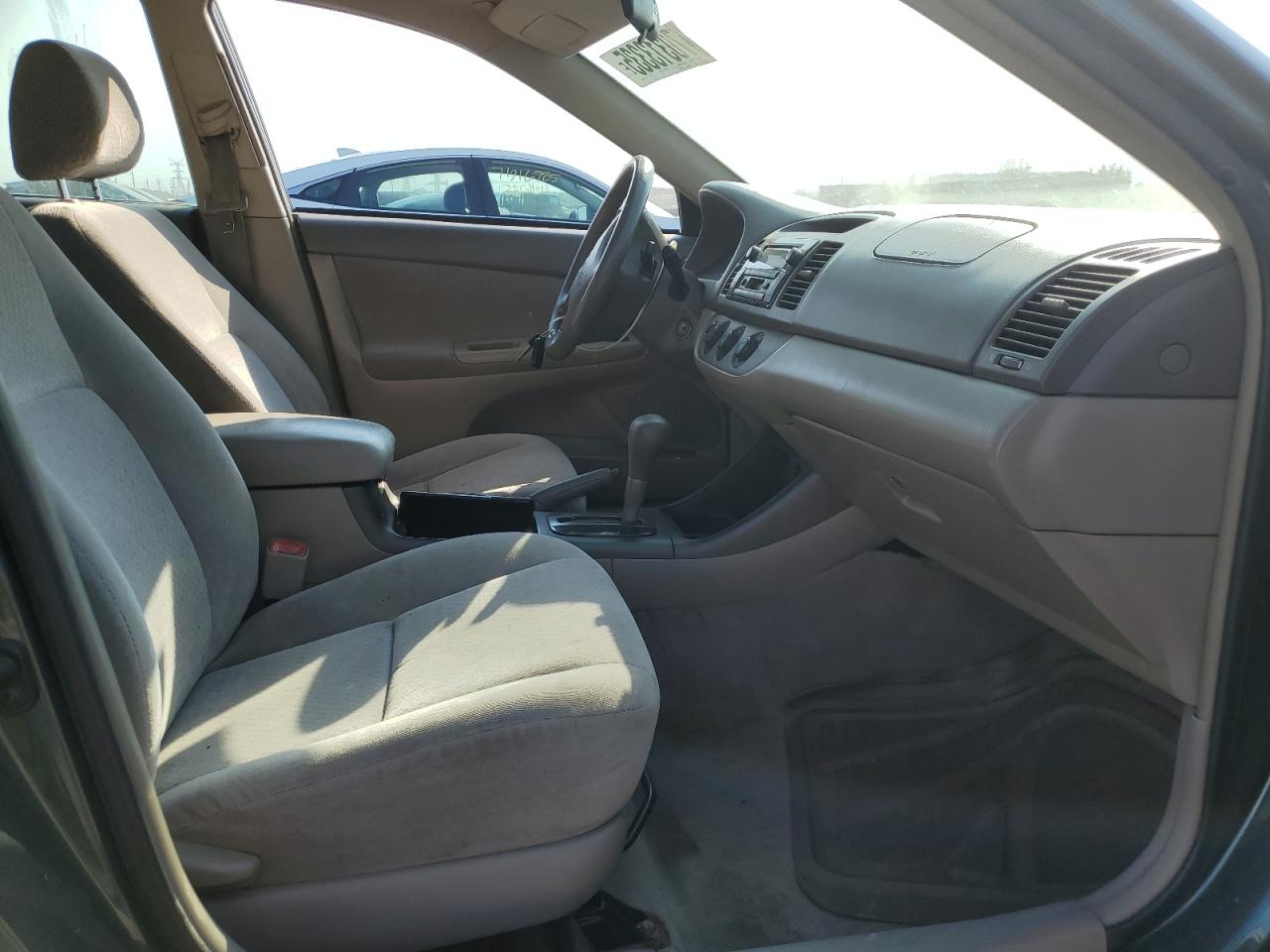 2004 Toyota Camry Le VIN: 4T1BE32K04U347588 Lot: 70313335