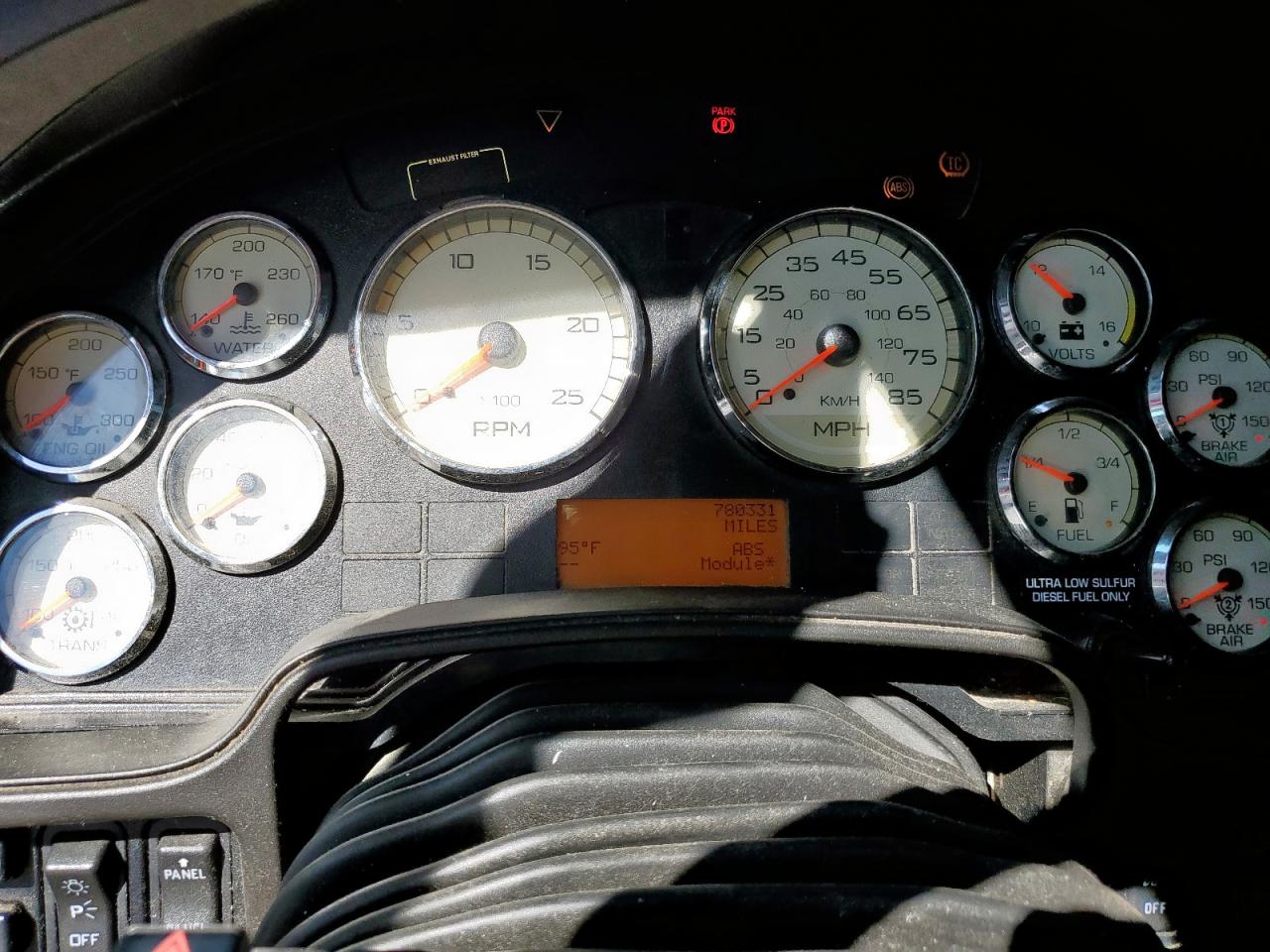 2013 International Prostar Semi Truck VIN: 1HSDJSJR3DJ432757 Lot: 81202165