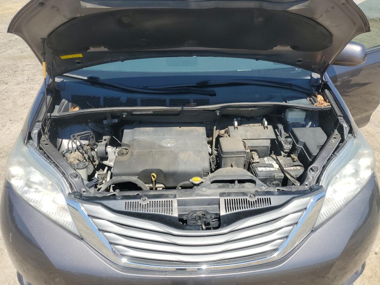 2013 Toyota Sienna Xle VIN: 5TDYK3DC0DS385873 Lot: 71836015