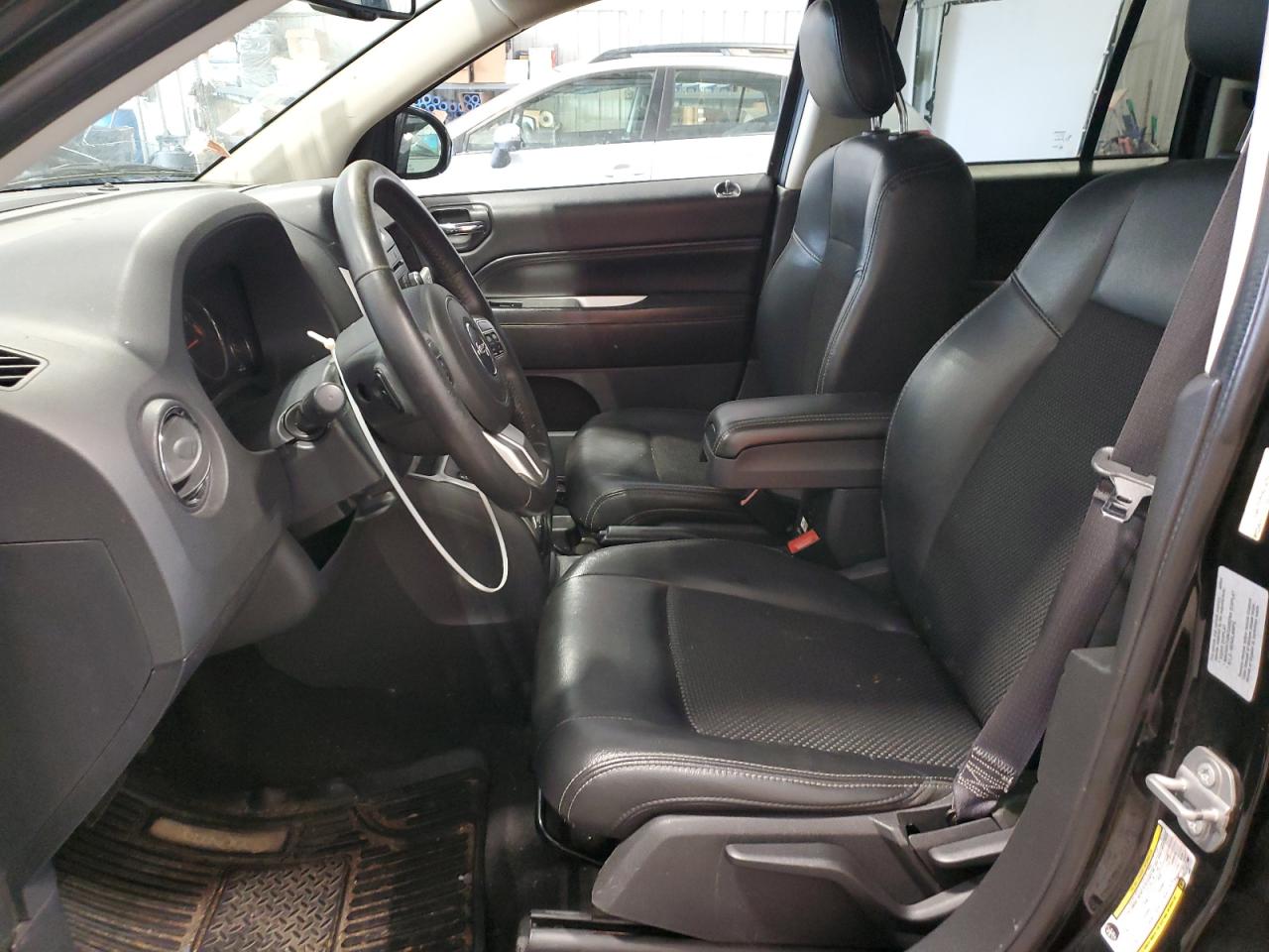 2017 Jeep Compass Latitude VIN: 1C4NJDEB6HD142541 Lot: 81774415