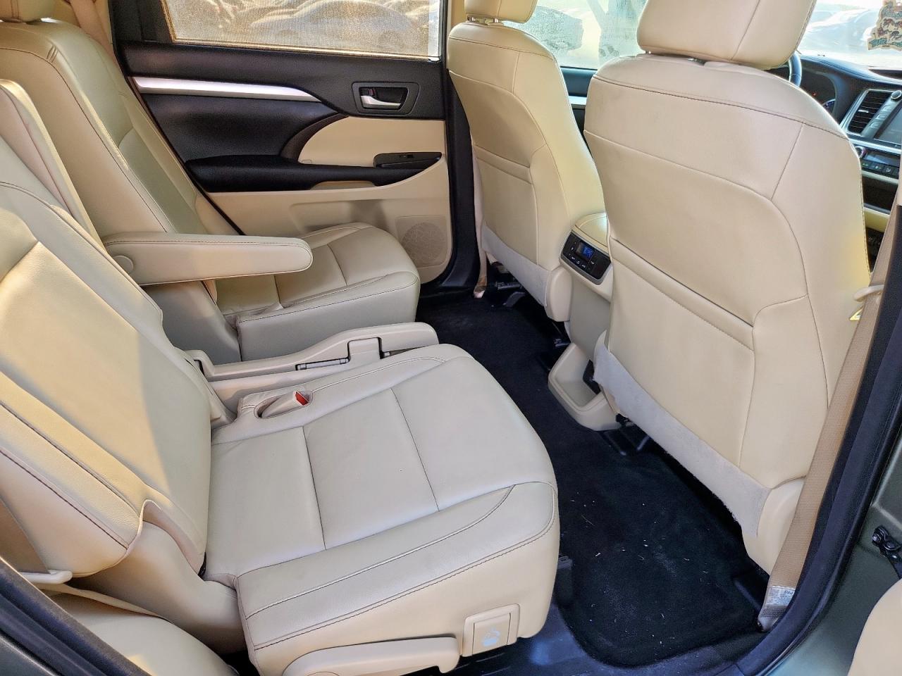 2018 Toyota Highlander Se VIN: 5TDKZRFH8JS273377 Lot: 81062335