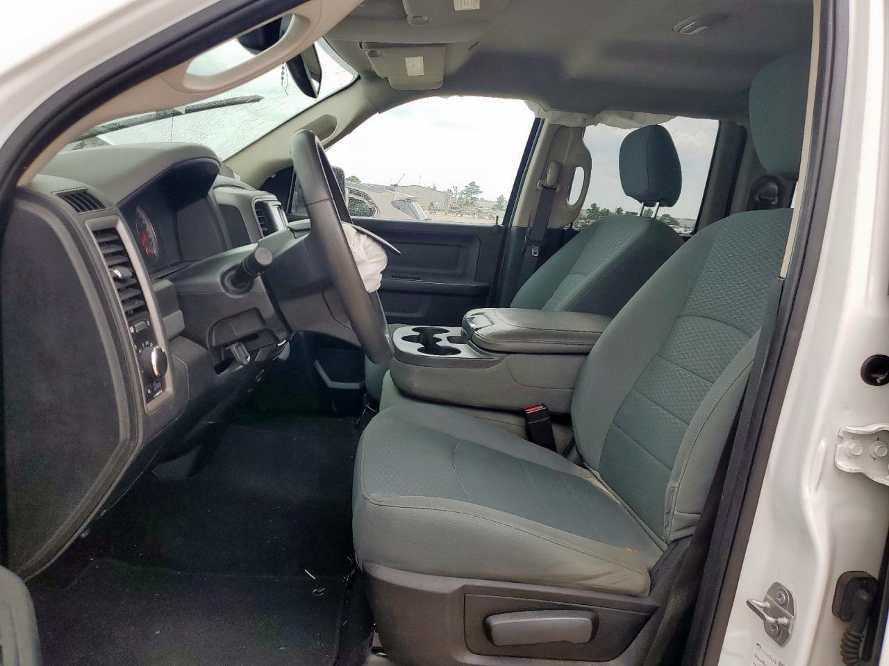 2019 Ram 1500 Classic Tradesman VIN: 1C6RR6FG6KS546661 Lot: 81770705