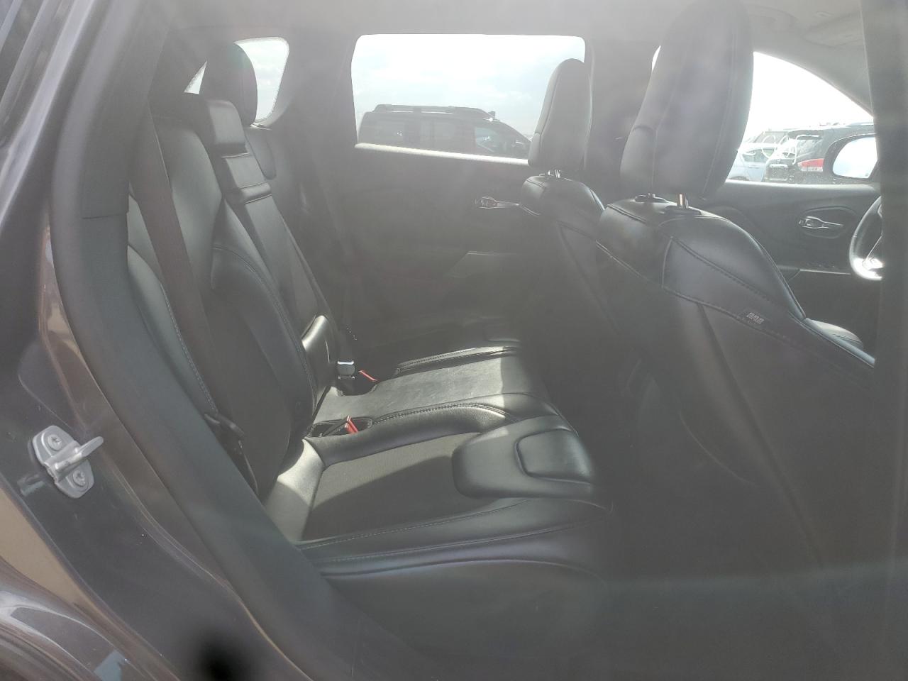 2019 Jeep Cherokee Latitude Plus VIN: 1C4PJLLN9KD248196 Lot: 81339675