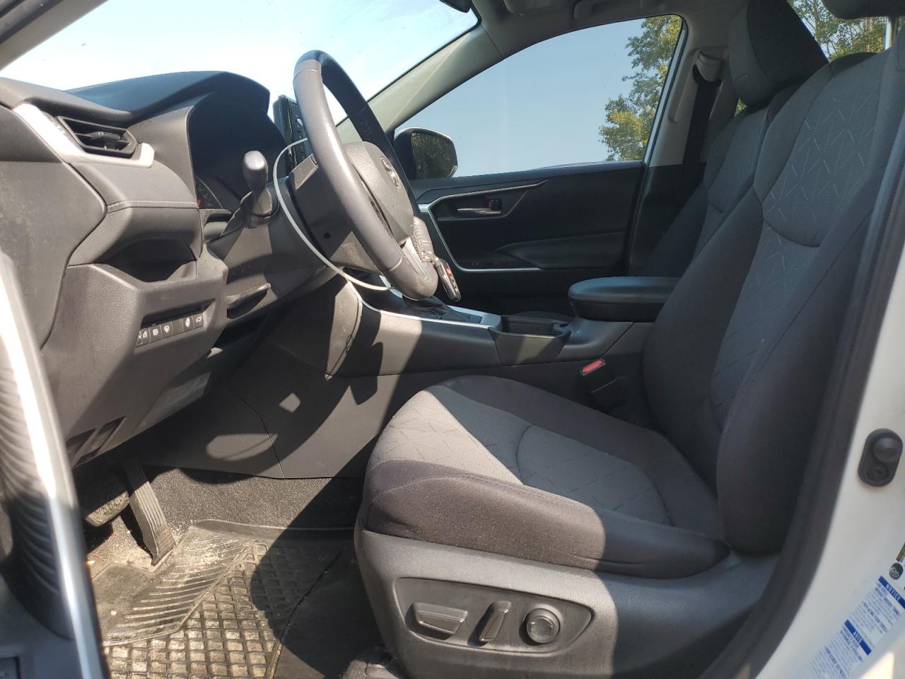 2021 Toyota Rav4 Xle VIN: 2T3R1RFV8MC196770 Lot: 71196565