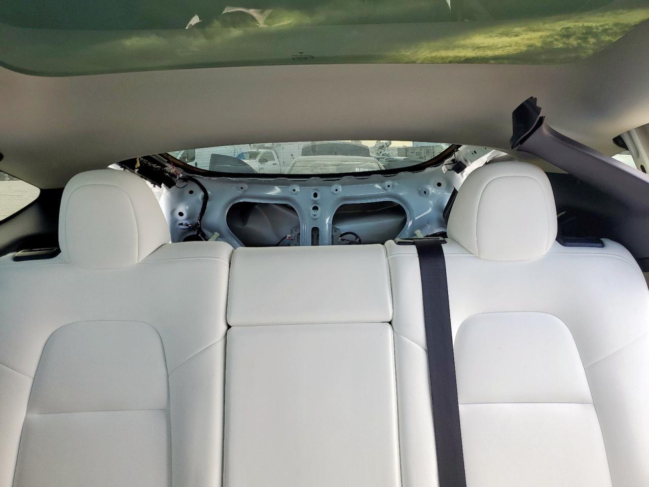 2022 Tesla Model Y VIN: 7SAYGDEE7NF354815 Lot: 81933395