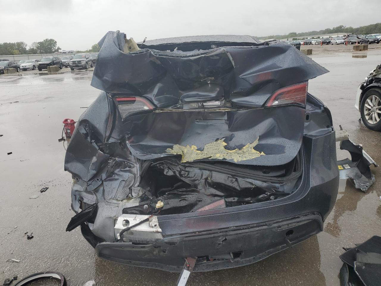 2023 Tesla Model Y VIN: 7SAYGAEE5PF893189 Lot: 83832355