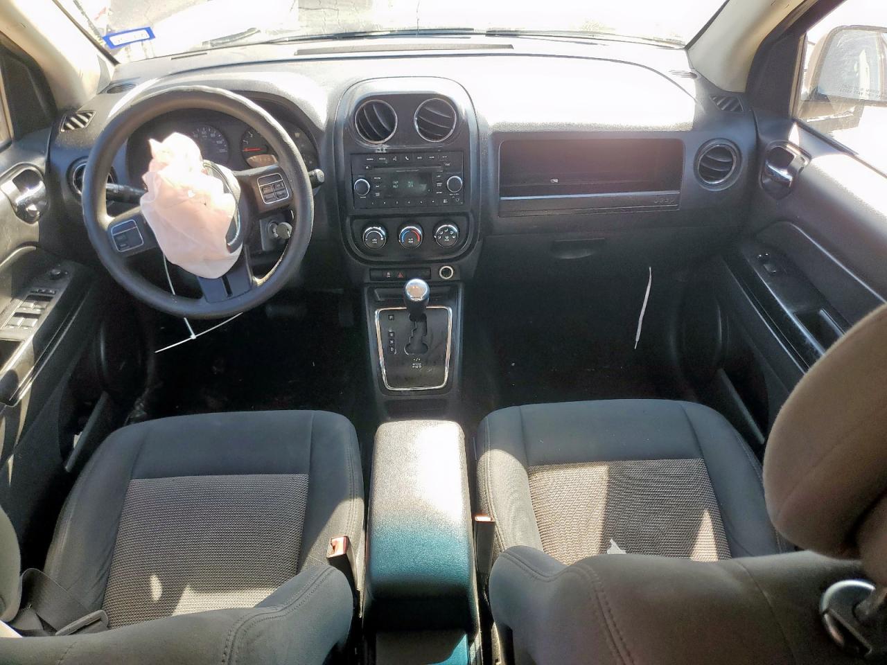 2013 Jeep Compass Sport VIN: 1C4NJCBB0DD276390 Lot: 81609175