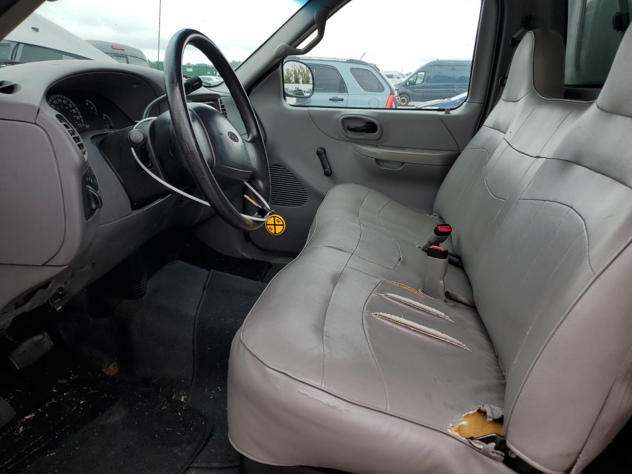 2000 Ford F150 VIN: 1FTPF17L3YKA08516 Lot: 82093585