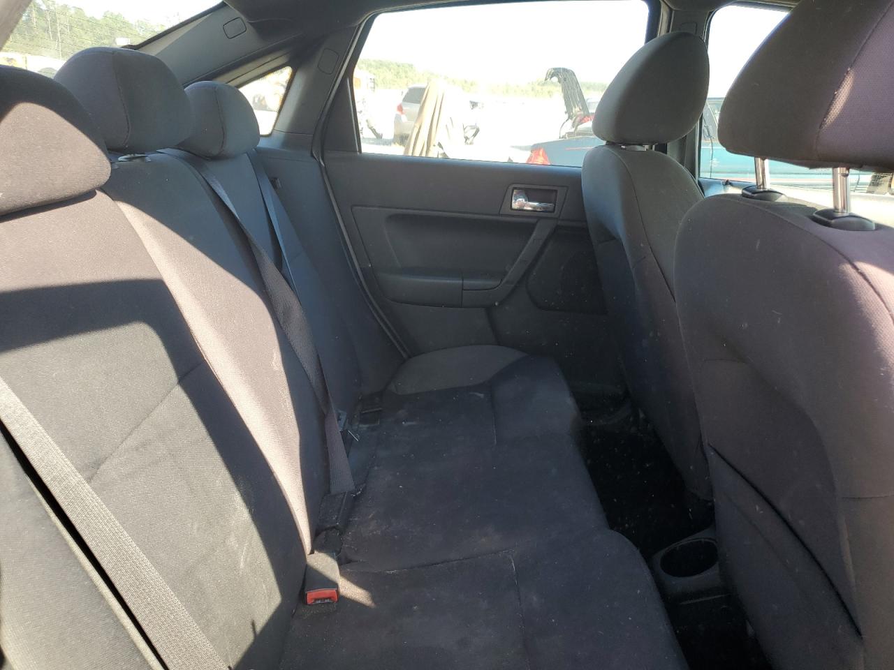 2011 Ford Focus Ses VIN: 1FAHP3GN2BW174076 Lot: 81386565