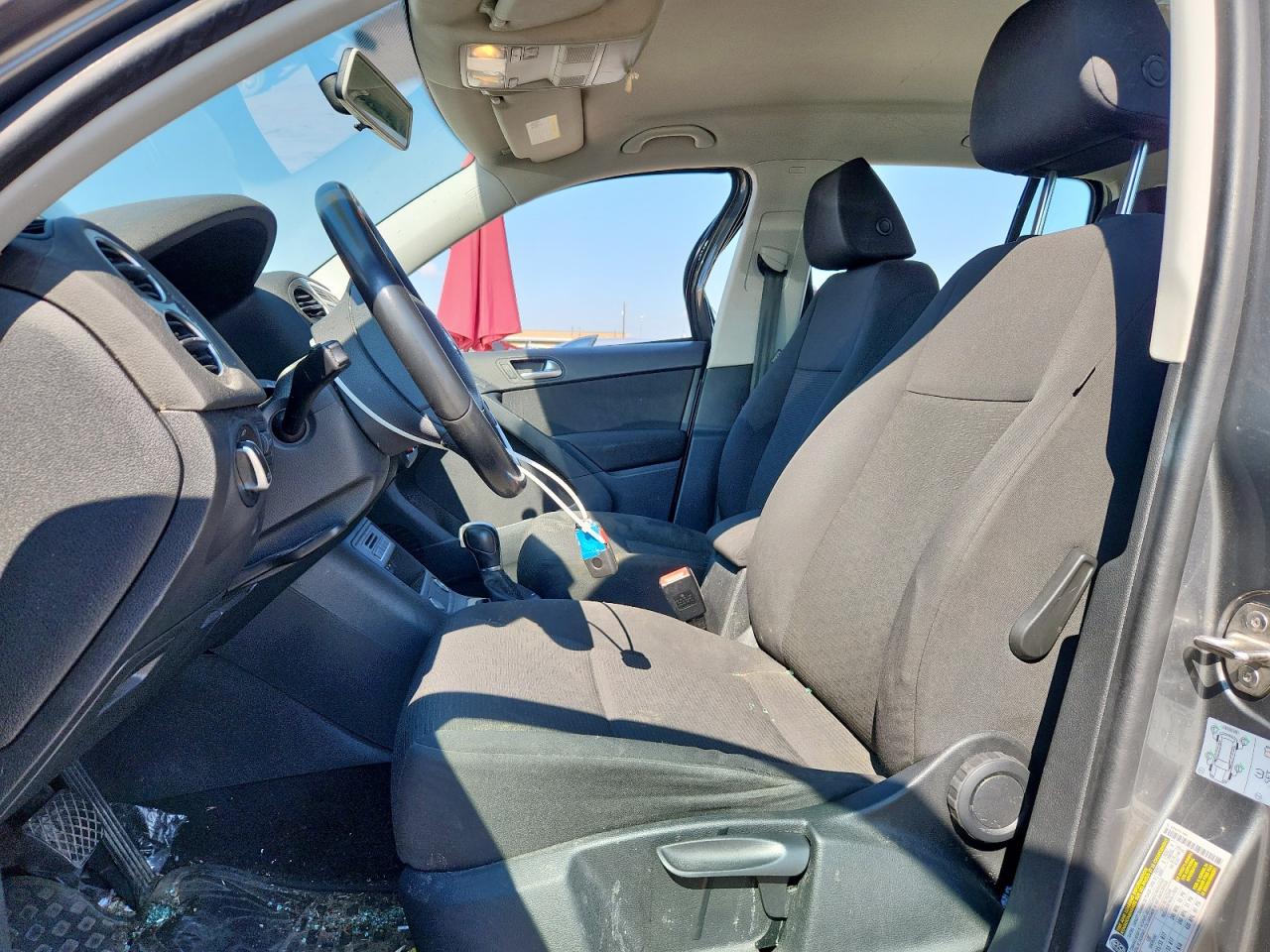 2018 Volkswagen Tiguan Limited VIN: WVGAV7AX5JK004752 Lot: 70204025