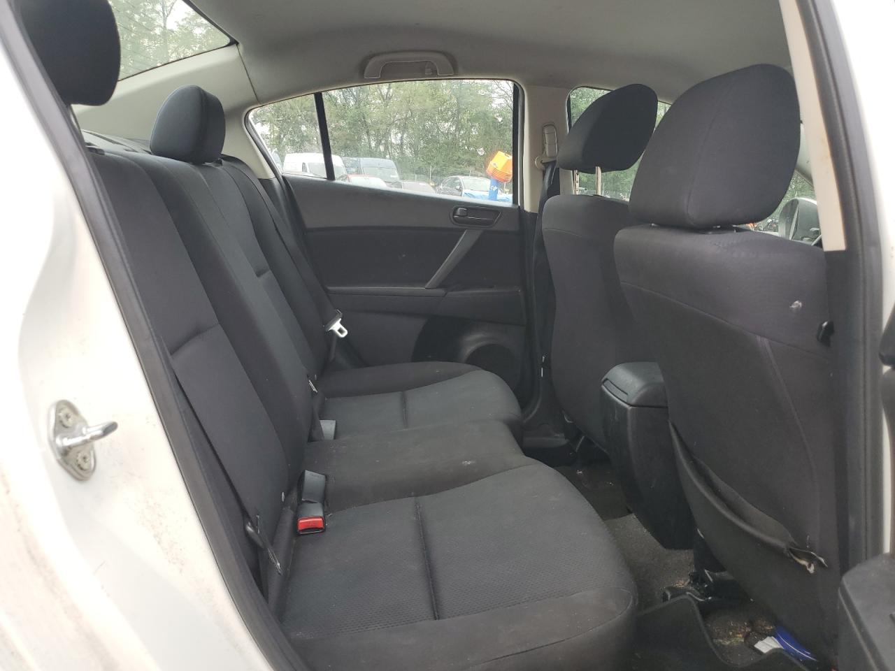 2011 Mazda 3 I VIN: JM1BL1UG6B1399863 Lot: 83816085