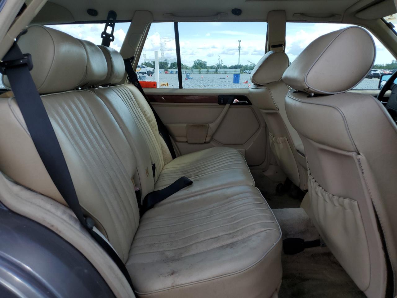 1995 Mercedes-Benz E 320 VIN: WDBEA92E9SF334574 Lot: 70999795
