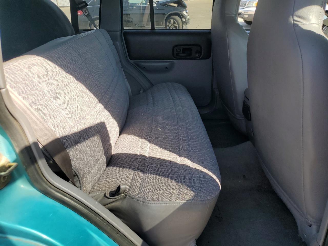 1998 Jeep Cherokee Sport VIN: 1J4FJ68S1WL200502 Lot: 81717195