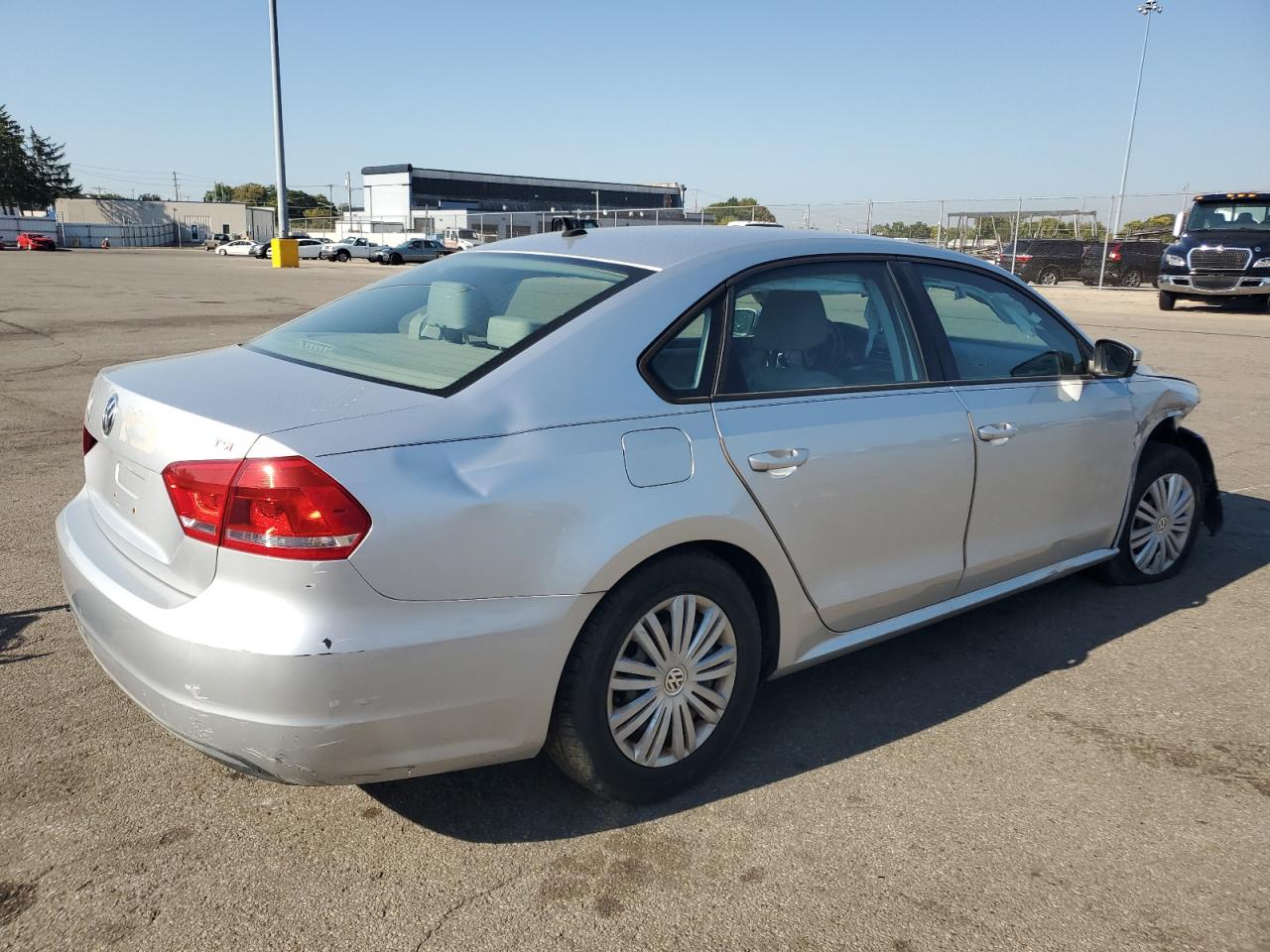 2015 Volkswagen Passat S silver sedan gas 1VWAT7A32FC006500 photo #4