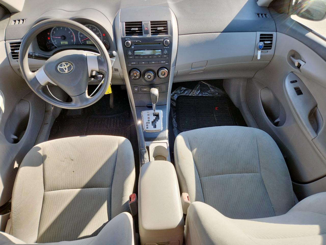 2010 Toyota Corolla Base VIN: 1NXBU4EE2AZ179804 Lot: 81834835