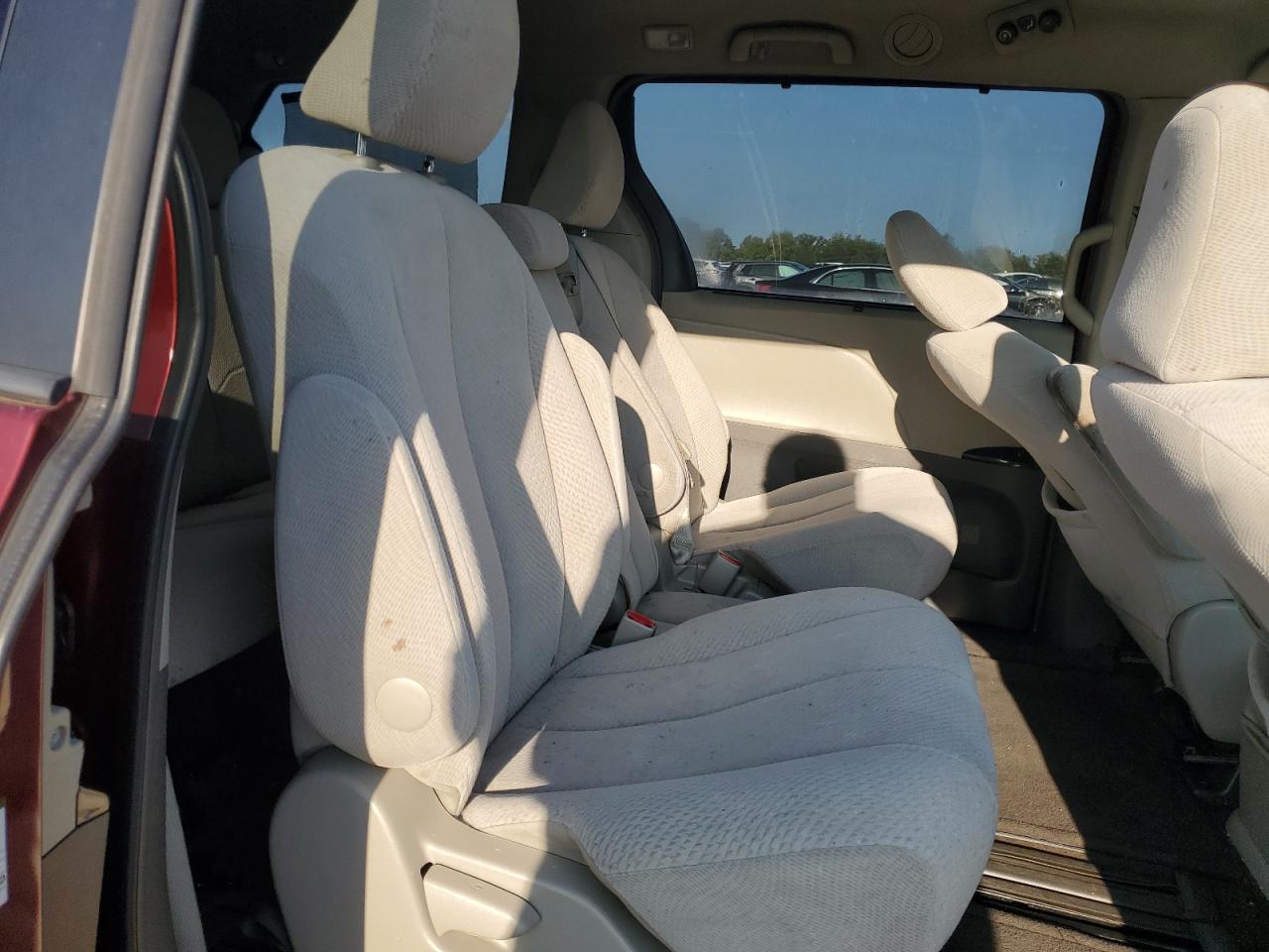 2012 Toyota Sienna Le VIN: 5TDKK3DC1CS238918 Lot: 80305935