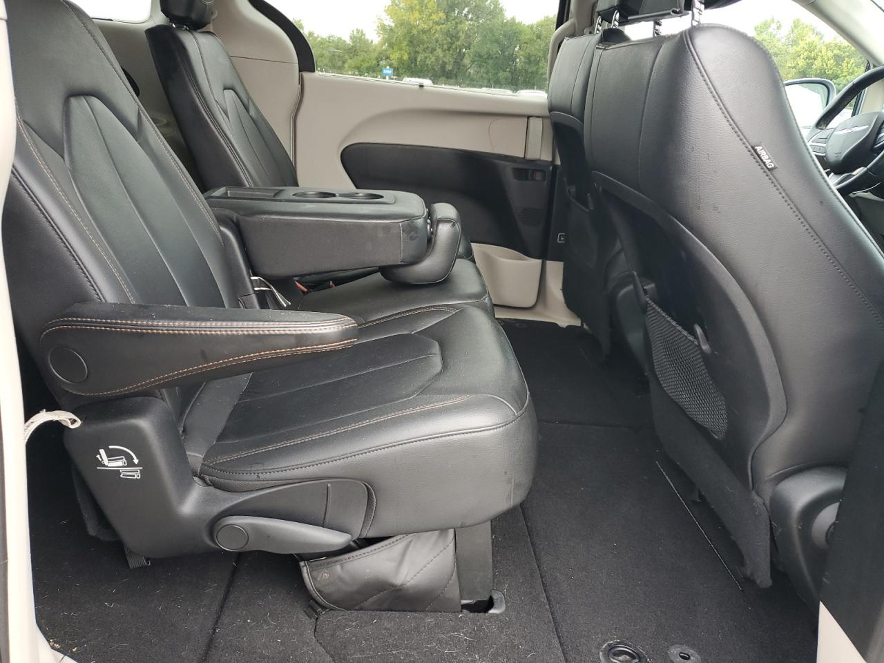 2017 Chrysler Pacifica Touring L VIN: 2C4RC1BGXHR592751 Lot: 81520065