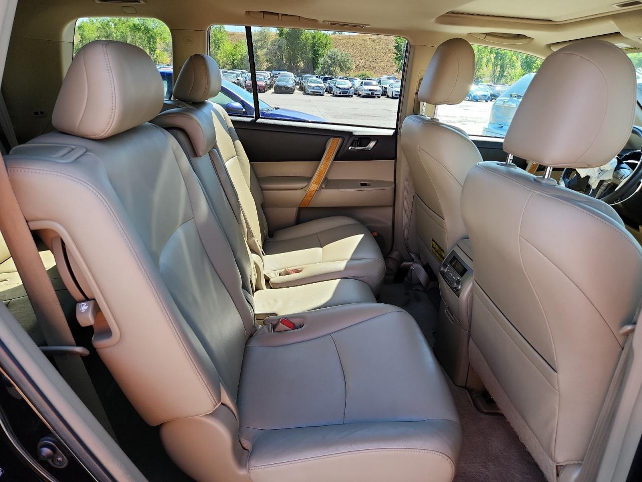 2010 Toyota Highlander Hybrid Limited VIN: JTEJW3EH8A2046633 Lot: 81251025
