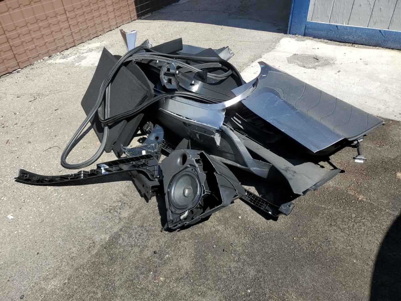 2024 Tesla Model Y VIN: 7SAYGDEF5RF159357 Lot: 72073545