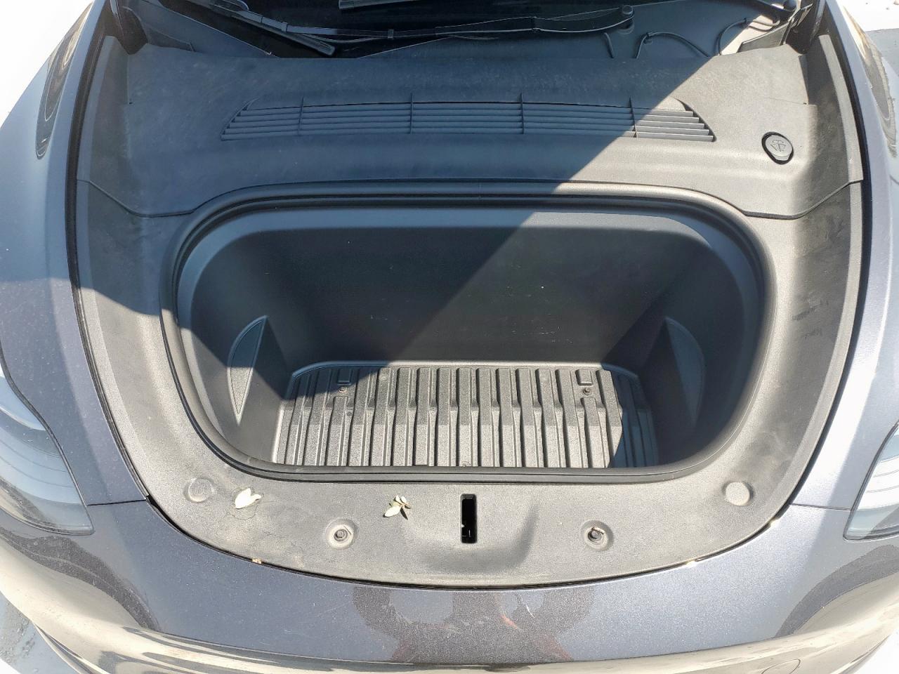 2024 Tesla Model Y VIN: 7SAYGDEE3RA272860 Lot: 70553955