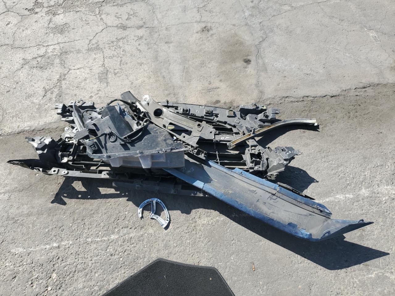 2018 Mazda 3 Touring VIN: 3MZBN1V36JM203358 Lot: 83762575