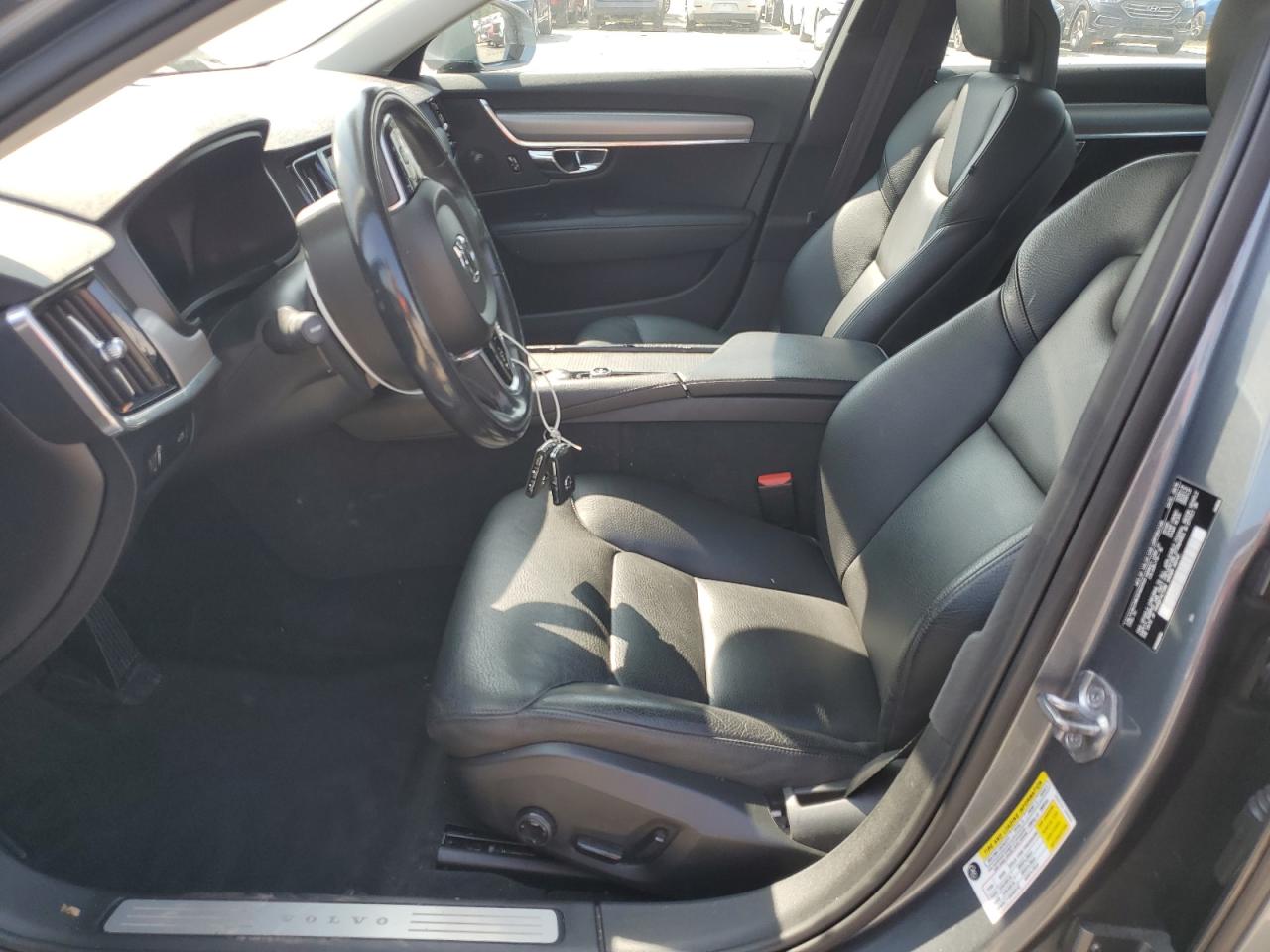 2017 Volvo S90 T6 Momentum VIN: YV1A22MKXH1003932 Lot: 72089625