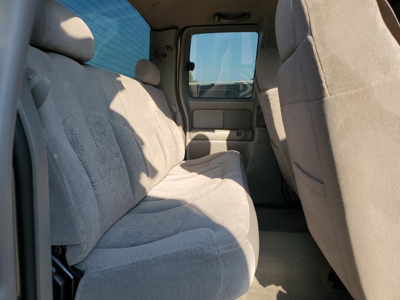 2000 Chevrolet Silverado K1500 VIN: 1GCEK19T1YE360444 Lot: 81664225