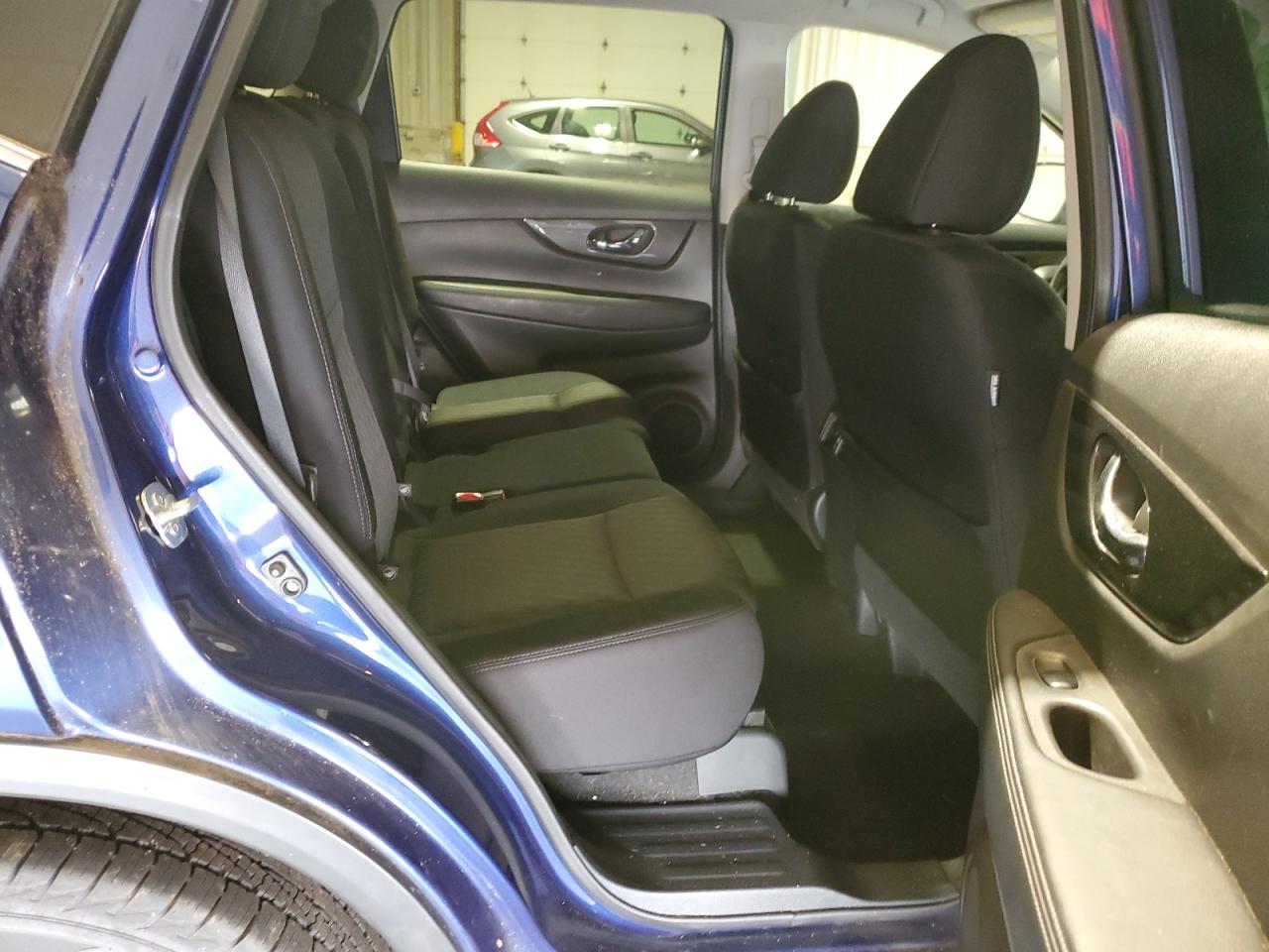 2017 Nissan Rogue Sv VIN: 5N1AT2MV6HC867700 Lot: 80221285