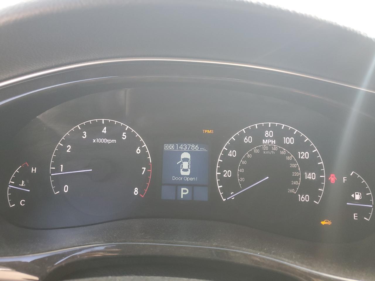 2012 Hyundai Genesis 3.8L VIN: KMHGC4DD4CU179291 Lot: 81490985